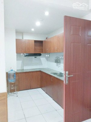 cho thuê căn hộ saigon town, 60m2, 2pn 2wc, nội thất cơ bản, sạch sẽ, 1/8 vô ở. lh: 