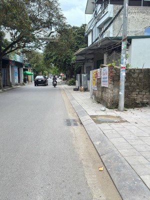 bán nhà mới 2 tầng, ngay trung tâm hạc thành. giá chỉ 2 tỷ