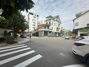 bán lô góc 145m2 full thổ cư, sẵn nhà vườn mái thái đường phạm hồng thái, liên bảo. lh 