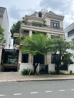 giảm giá bán nhanh 250 tỷ giảm còn 200 tỷ biệt thự vinhomes central park, dt 320m2, full nội thất