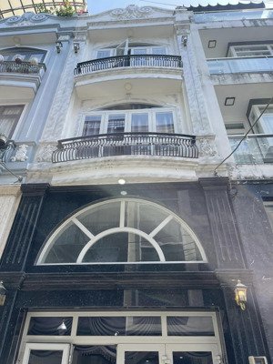 ngang lớn, 5x9m, 4 lầu, hđ thuê 23tr, nhà đẹp hxh huỳnh văn bánh, gần ubnd phú nhuận, bán 10.5 tỷ