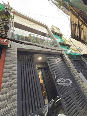 4.890 tỷ hẻm thông vị trí cực đẹp hưng phú