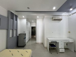 phòng bancol lầu 1 kdc trung sơn. nội thất đầy đủ. trống sẵn vào ở ngay. giá: 5,5tr/tháng