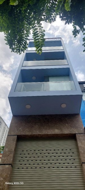 nhà cho thuê 4 tầng mặt tiền ngây trung tâm vị trí đắc địa. "đường 2 chiều " bến vân đồn p9 q4