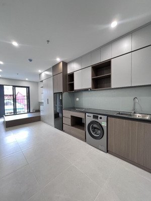 cho thuê ccmn ở mặt phố yên lạc - mới tinh, oto đỗ cửa, full đồ, máy giặt riêng, ban công - giá 7tr