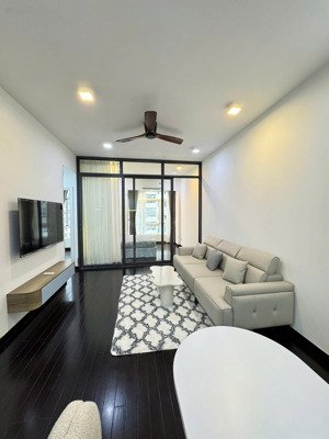 cho thuê cc sky garden 3, 14 triệu, 72m2, 3pn, 2wc, đẹp, nhiều tiện ích