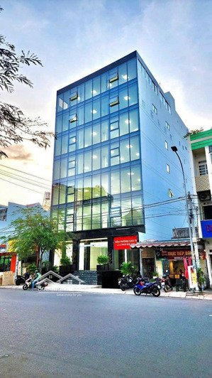 cho thuê tòa nhà mt lũy bán bích. dt: 9x27m. 1 hầm trệt 6 lầu. sàn suốt. pccc đầy đủ.