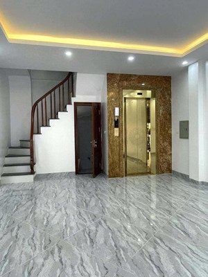 cực hiếm! phố đội nhân khu vip trung tâm dt 50m2* 7 tầng* mt 5m* giá 17.8 tỷ