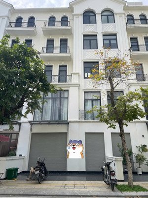 bán nhanh nhà phố 5 tầng khu manhattan, gần vinshool, sẵn sổ đỏ giá 17tỷ all in