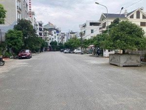 nhà hàng phượng chi đi vào, đất lô 7c lê hồng phong dt: 60m2 (ngang 4,62 x 13m) - hướng: đông bắc