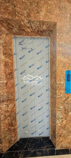 17 tỷ gara ô tô, ô tô tránh, thang máy, kd buôn bán đẹp nhất phố minh khai quận hai bà trưng.