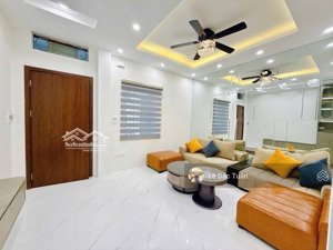 bán tập thể hoàng quốc việt, cầu giấy 60m2 tầng 3, 2 ngủ nội thất đẹp chỉ 3.85 tỷ