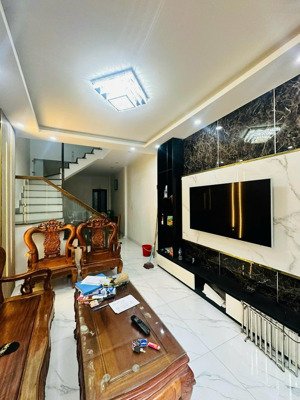 bán nhà phố miếu hai xã ô tô tải đỗ cửa