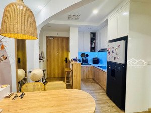 cho thuê căn 2pn nhà đẹp như tranh vẽ, vô xem thích ngay. cam kết đẹp như hình. giá 15tr
