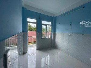 phòng cho thuê 2.500.000đ/tháng, có ban công thoáng mát, ưu tiên nam không nấu ăn