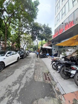 phố duy tân-cầu giấy.dt 168m2,mt 8,8m.giá nhỉnh 70 tỷ. trung tâm thương mại vp cầu giấy, kd sầm uất