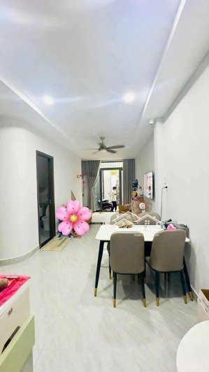 siêu khan hiếm hẻm lớn nguyễn chí thanh, quận 10. giá 3 tỷ 680 còn thương lượng, dt 56,8m2, hẻm 5m