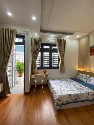 nhà 2 lầu ngay lê văn việt, 3pn,2wc, chỉ 6,x tỷ