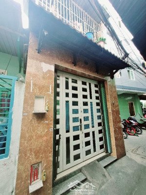 3 mặt hẻm, hẻm thông, thẳng 1 trục - 2 tầng btct 2pn - có cửa sau - sồ đẹp