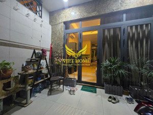cho thuê nhà mới full nội thất thảo điền, q2
