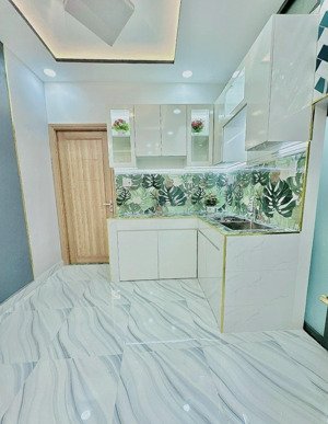 hiếm, ở sướng, full nội thất, bán nhà tân mai 35m2 x 6t, giá chỉ 7.5 tỷ đồng có tl