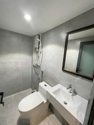 nhượng nhà trọ có gác đường bùi văn ba 19m2 mới xây đầu năm 2025