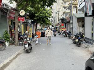 Cần bán 120m2 nhà 4 tầng mặt phố Cửu Việt 1, Gia Lâm. Vị trí đẹp, dòng tiền ổn định 27tr/tháng
