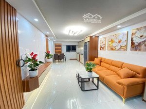 bán nhà tập thể tầng 1 phố tôn đức thắng sổ đỏ to 55/80 m2 - 4,8 tỷ ô tô đỗ cửa ngõ thông kd 2 ngủ.