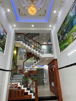 bán gấp nhà tân hoà đông, 4 x 14, 3 tầng btct, 4pn hẻm xe hơi 6m tới nhà, giáp quận 6, gần chợ