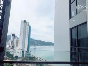 bán căn studio scenia bay giá 2.6 tỉ 45m2. lh 