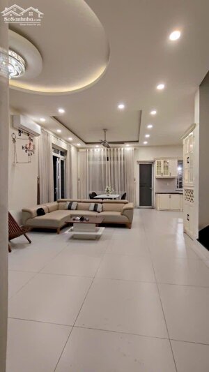 Biệt thự thiết kế theo kiến trúc châu âu full nội thất đường Liên Phường
