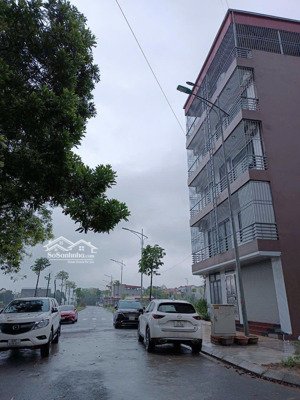 gia đình mình cần bán nhanh tòa căn hộ dịch vụ tại đường nguyễn văn cừ - phủ lý - hà nam.