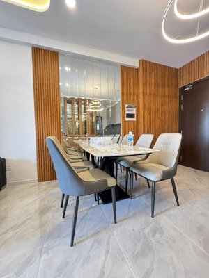 * th privia : cho thuê căn hộ 3pn gồm 4 máy lạnh , máy nước nóng , rèm , giàn phơi 13tr/th