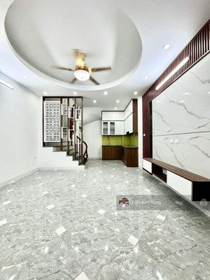 bán nhà 30m x 5tầng ngõ 227 thạch bàn, ngay ngã tư cổ linh - thạch bàn