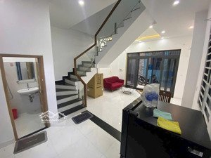 nguyễn văn linh - lê đình lý, 3. x tỷ. 3 tầng nội thất cơ bản - kẹp góc thoáng - hướng chính bắc