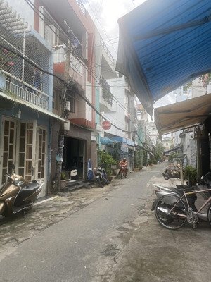 bán nhà 3 tầng hẻm xe hơi 6m thông đường độc lập chỉ 6tỷ2 thương lượng