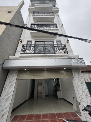 bát khối- nhà xây mới 5 tầng thang máy. giá cực đẹp