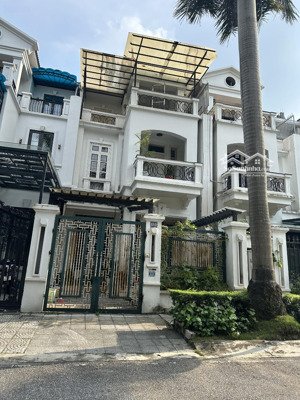 chính chủ bán nhanh căn biệt thự ciputra khu c