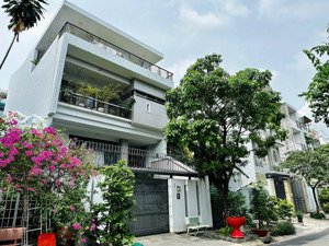 duy nhất! bán gấp biệt thự xinh khan hiếm mt bùi tá hán, q2 - dt: 8x20m hầm 3 tầng - giá bán 40tỷ
