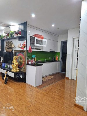 chính chủ cần bán căn 2pn tứ hiệp plaza, nội thất đầy đủ, đã có sổ. xem thiện chí có bớt