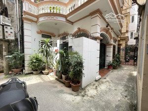 bán nhà nguyễn văn cừ ngọc lâm, dt sổ đỏ 38.1m2 45m² 4 tầng, ngõ thông, gần cầu chương dương