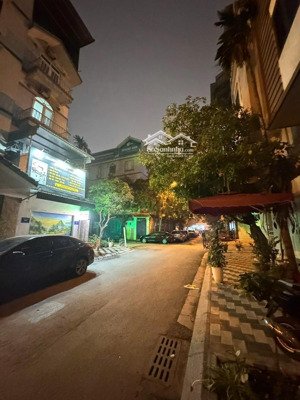 bán nhà phân lô lạc long quân - 80m2 - vỉa hè ôtô tránh 7 tầng gara ô tô - 26,5 tỷ