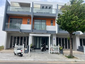 nhà gói 8 đường thông 12m gần hồ bơi, thuận tiện khai thác cho thuê dòng tiền ổn định từ 25 triệu