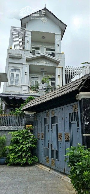 bán gấp căn biệt thự có sân vườn thoáng mát đường đặng văn bi phường bình thọ,thủ đức
