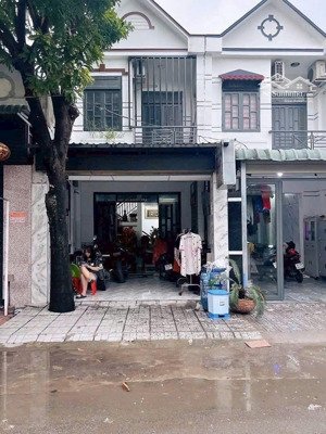 nhà lầu trệt chiêu liêu dĩ an dt 60m sân xe hơi đường 8m vỉa hè thông giá 3ty6 tl 