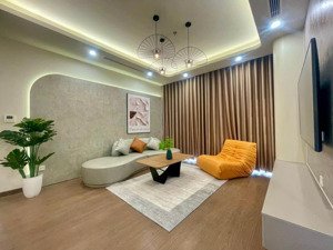 hiếm! cho thuê căn hộ cao cấp euro window trần duy hưng 105m2, 3 ngủ, full đồ đẹp chỉ 17 triệu