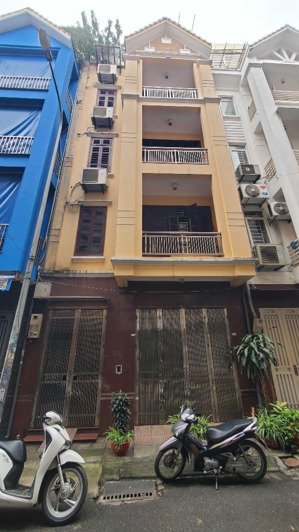 bán nhà mặt ngõ hoàng cầu, tây sơn 23,5 tỷ 90m2 mt6m 4 tầng ô tô vào vị trí đẹp phong thủy tốt