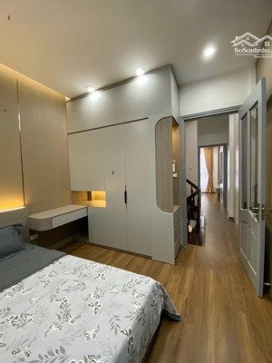 hoàng hoa thám dt 42/46 m 4 tầng mặt tiền 4 m giá 9.8 tỷ