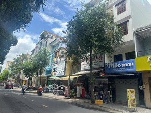 rẻ! bán nhà mặt tiền đường nguyễn thái bình, tân bình,dt: 8x18, cấp 4 tiện xây mới, giá bán: 25 tỷ