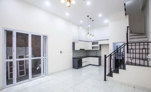 bán nhà tân ấp dt 32m 4 tầng mt 7,2m giá 7,5 tỷ